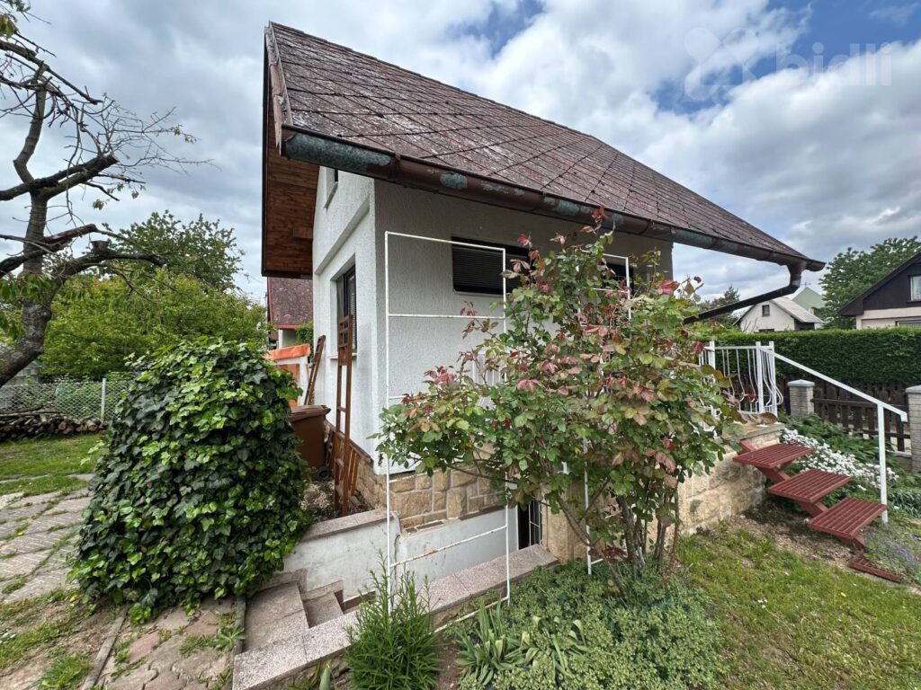 Chata v zahrádkářské osadě