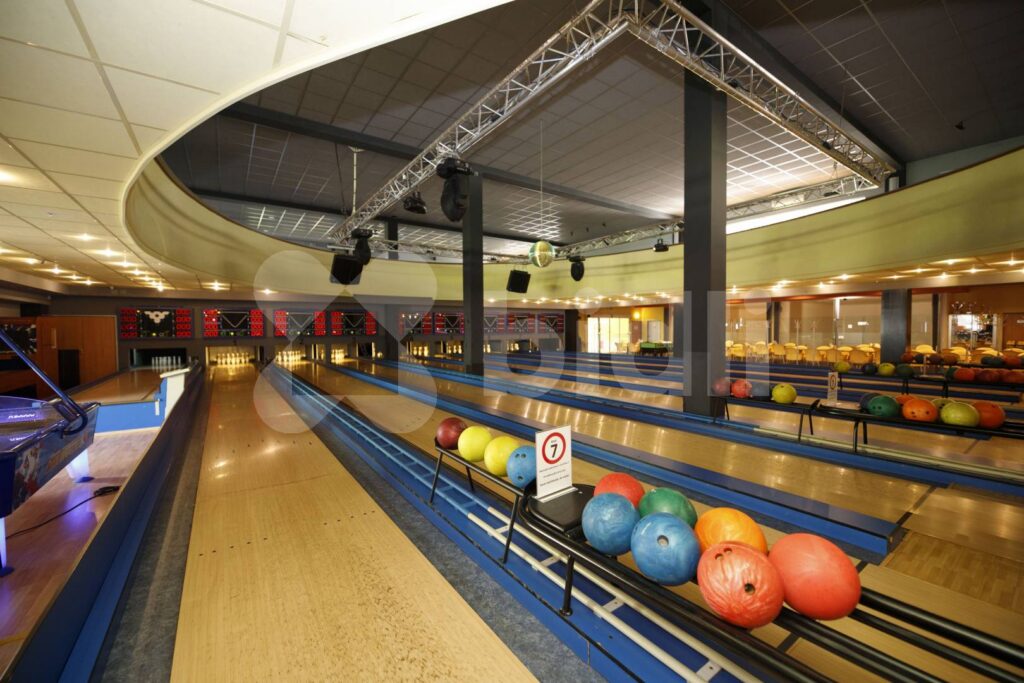 Zábavní a bowlingové centrum