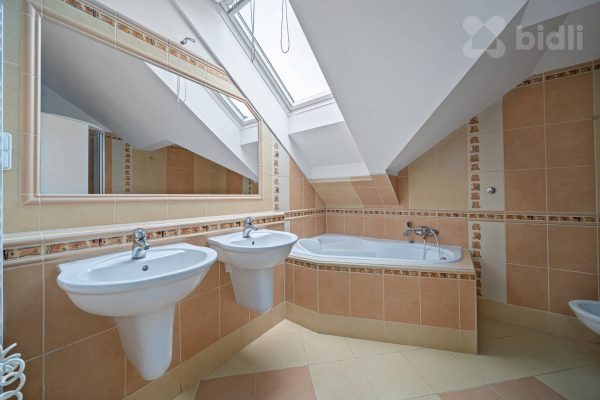 g2h_7aa7b65d265968fab6cdeb0c6d4d77c0